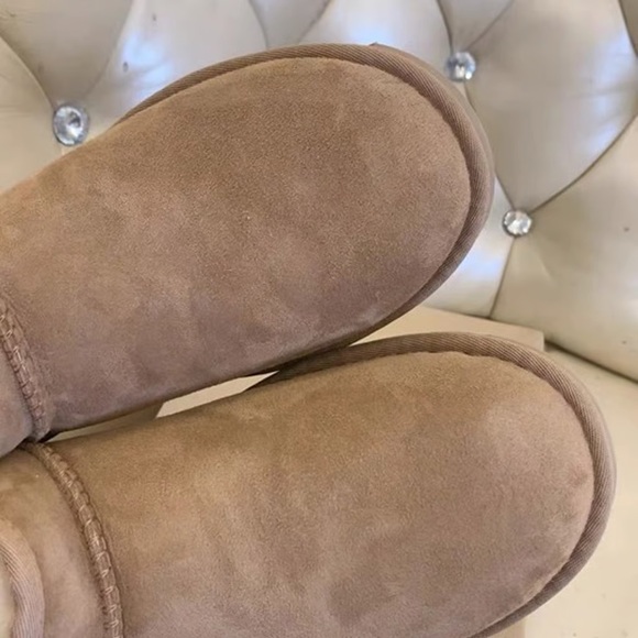 💙✨New ugg Classic Super Mini Chestnut Suede boots for Women's💕 - Picture 3 of 6